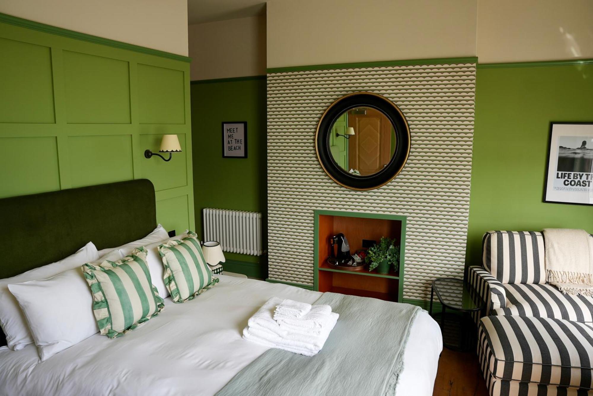 The London & Paris Hotel Folkestone Exteriör bild